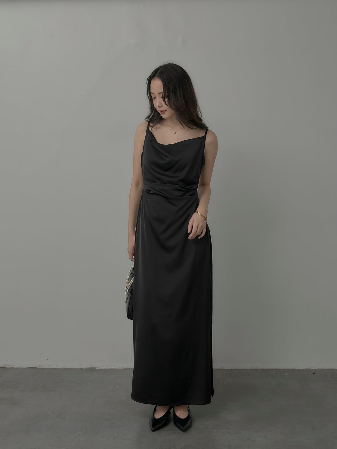 【Essential】サテンドレープキャミワンピ