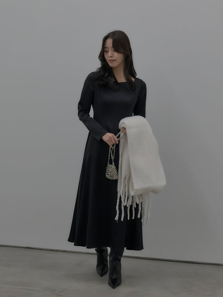 【Essential】ハートネックロングスリーブサテンワンピース