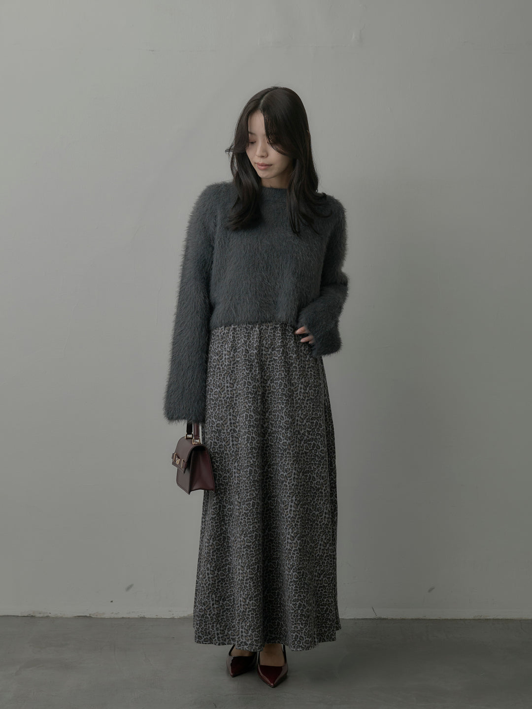 【SET】クロップドシャギーニットトップス+レオパードウールタッチフレアスカート(2set)