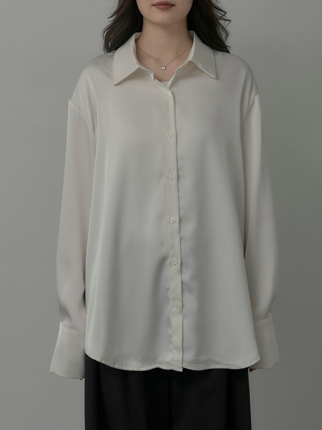 [予約]ケープ付きオーバーサテンシャツ