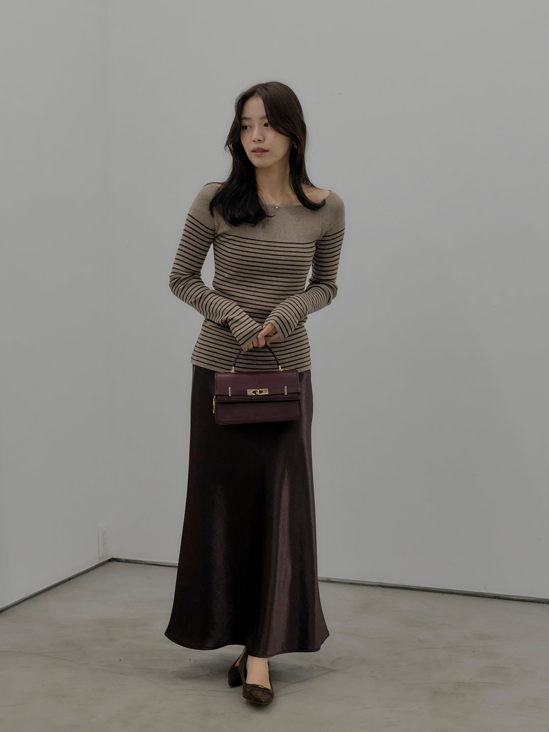 【SET】ハーフボーダーニットトップス+ナローAラインサテンスカート(2set)