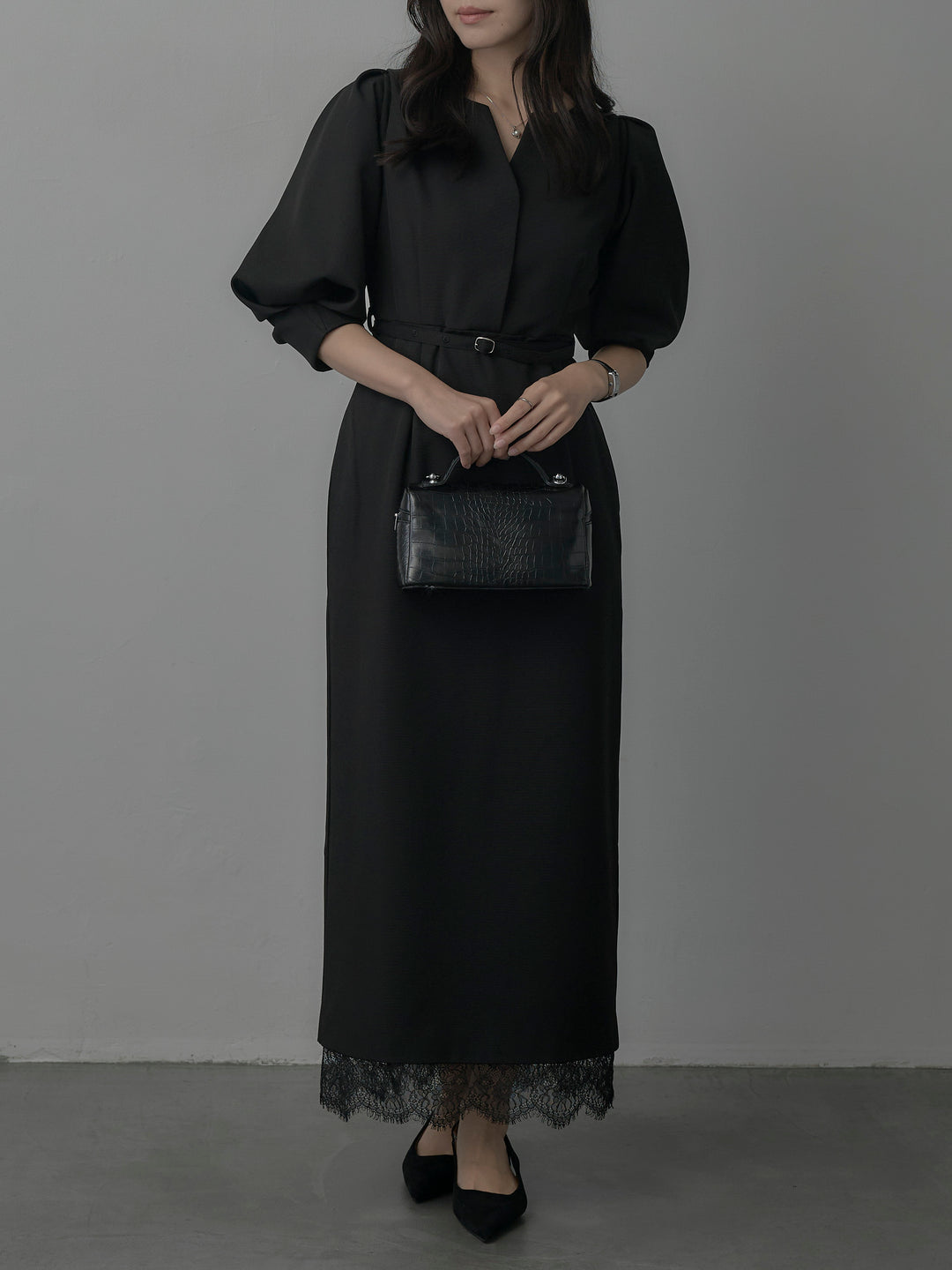 【Essential】裾レースパフスリーブワンピース