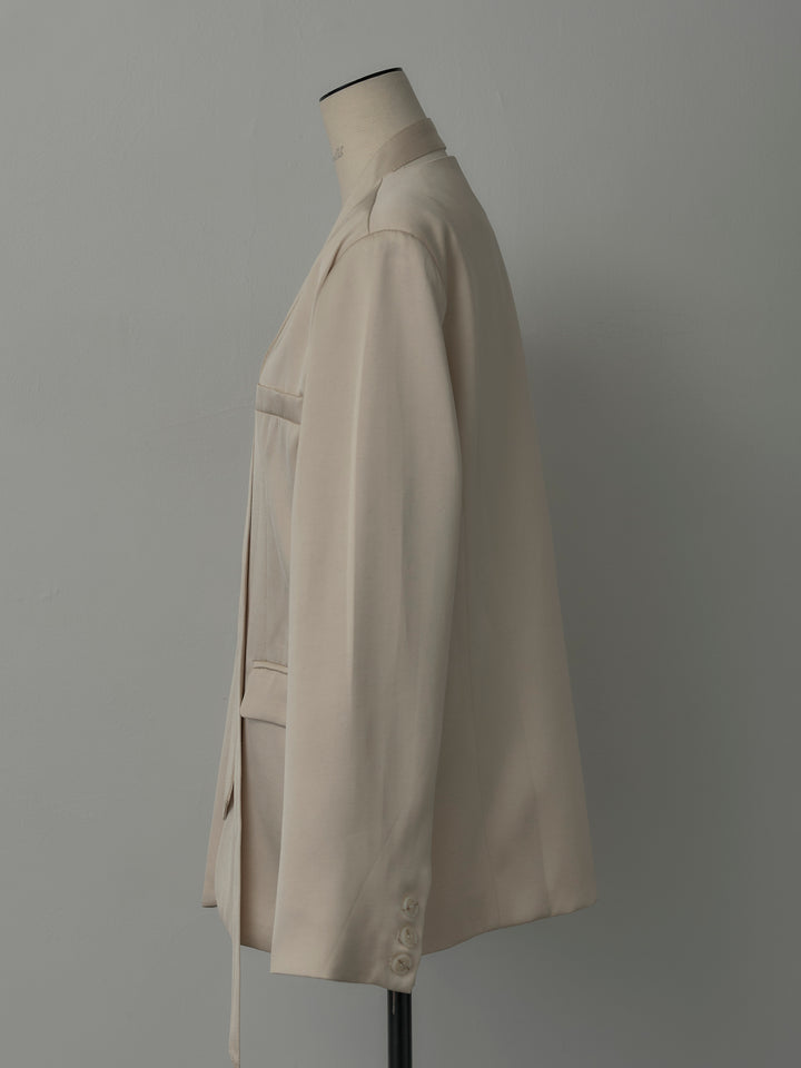 ノーカラーサテンジャケット