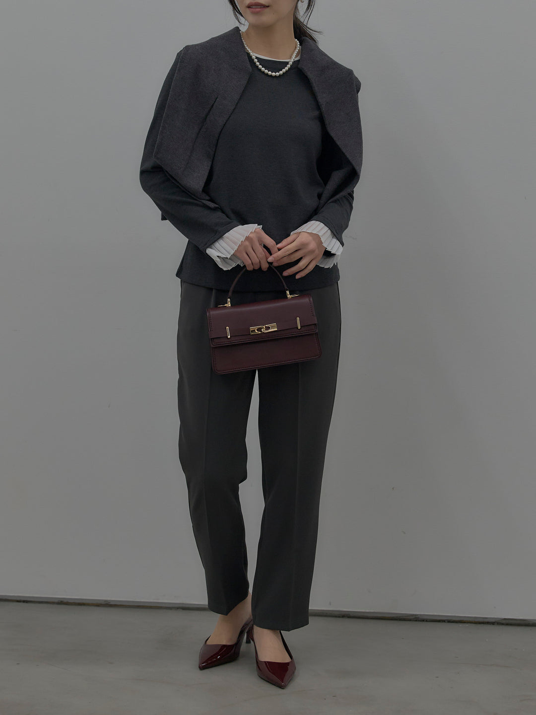 【SET】バイカラーデザインカフスストレッチトップス+ベーシックテーパードパンツ(2set)