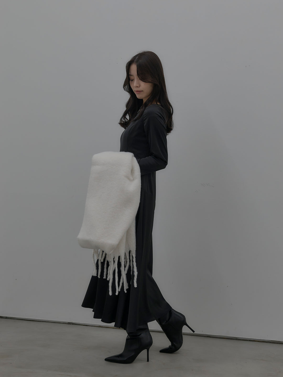 【Essential】ハートネックロングスリーブサテンワンピース