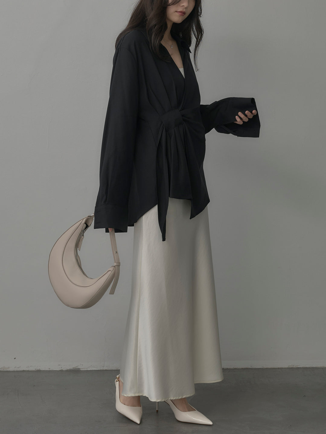 【SET】フロントラップデザインシャツ+ナローAラインサテンスカート(2set)