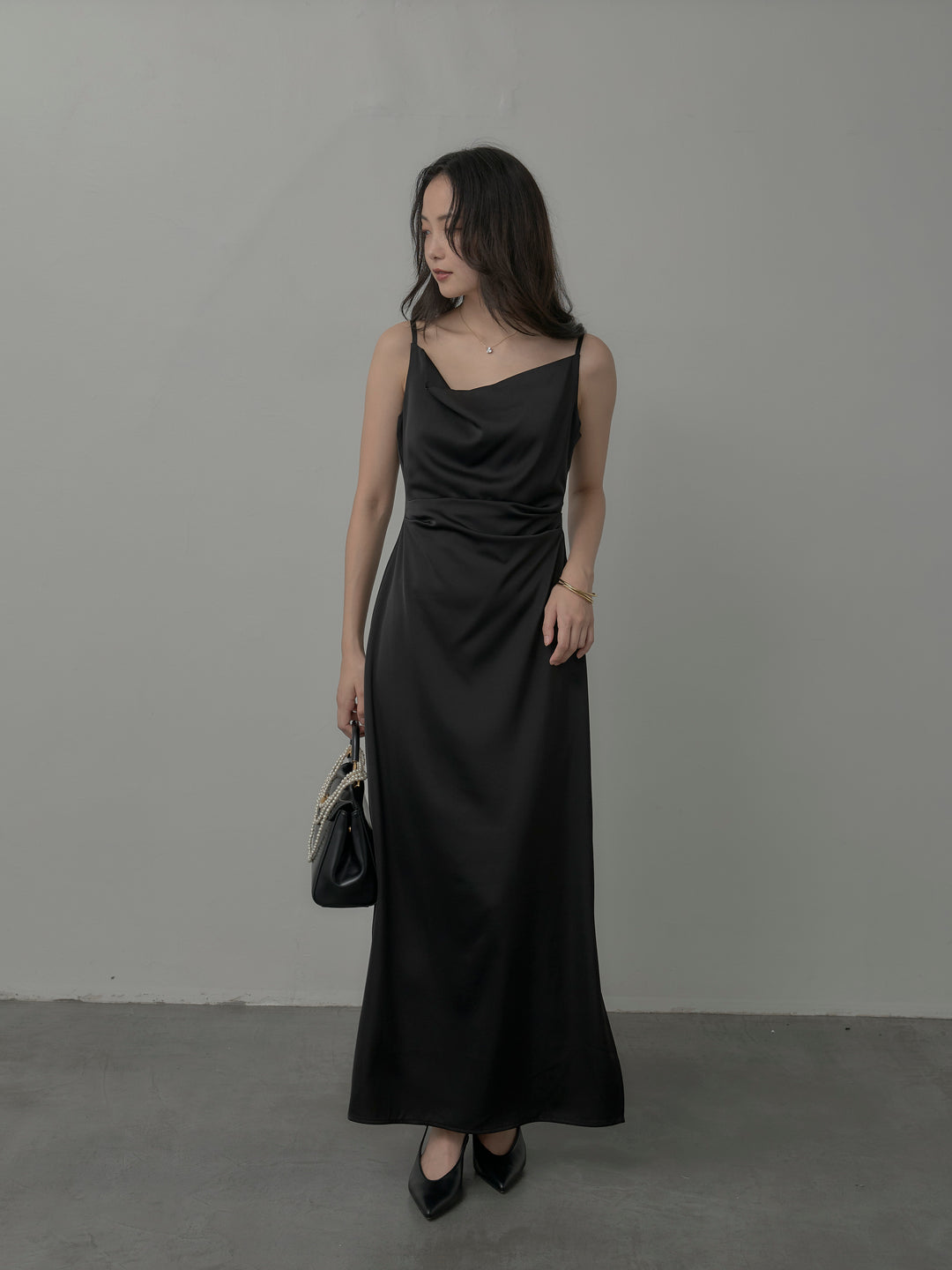 【Essential】サテンドレープキャミワンピ