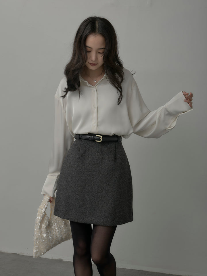 【SET】ケープ付きオーバーサテンシャツ+【Essential】ウールタッチミニスカート(2set)