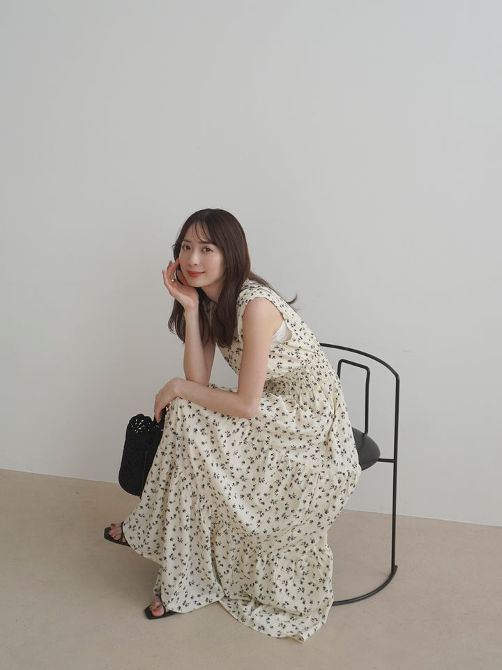 【Essential】V neck shirring tiered one piece