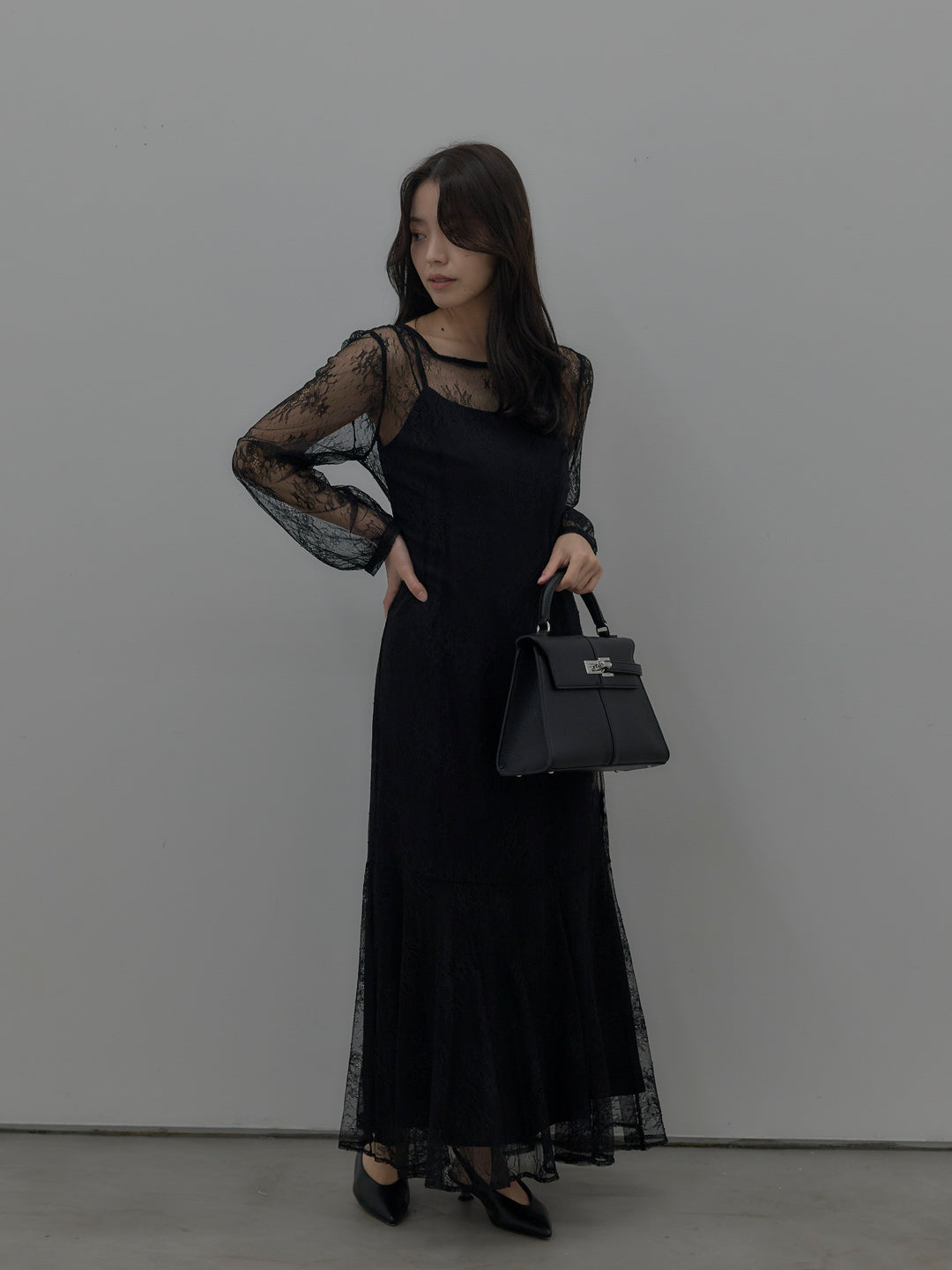 【essential】レディシルエットレースドレス