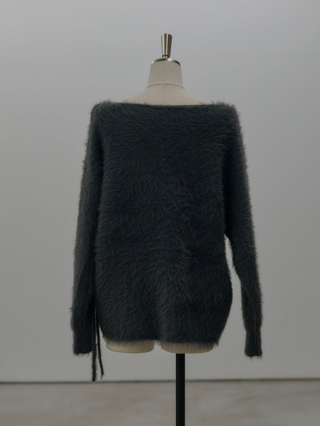 ネックリボンワンショルダーシャギーニット