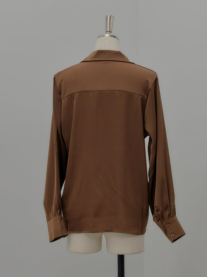 比翼仕立てサテンシャツ