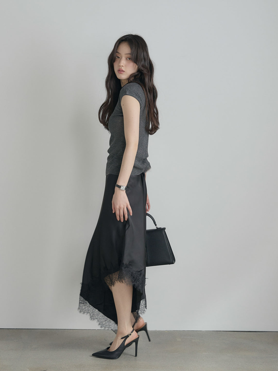 アシンメトリーレーストリムサテンスカート