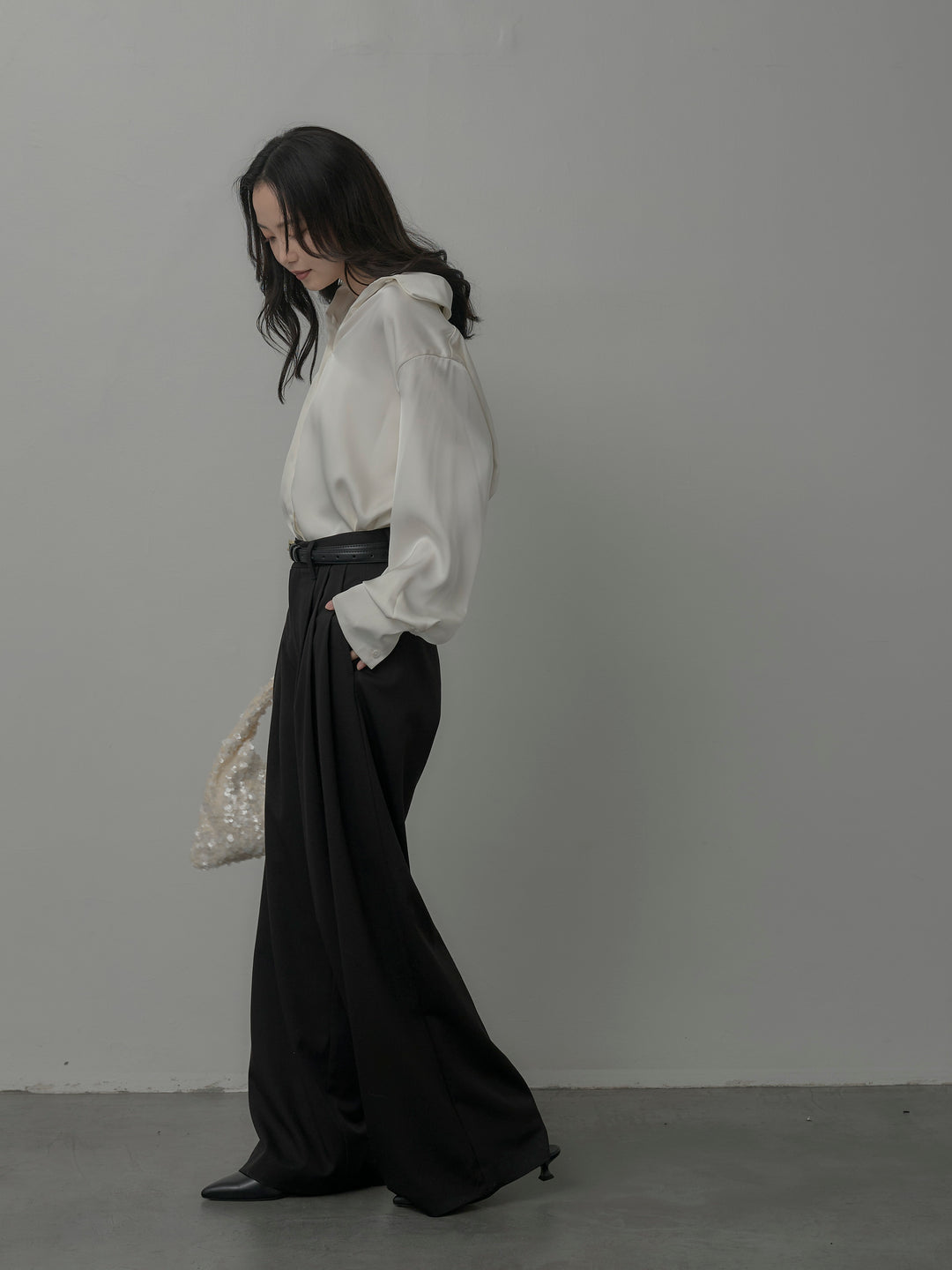 【SET】ケープ付きオーバーサテンシャツ+【Essential】３タックスラックス(2set)