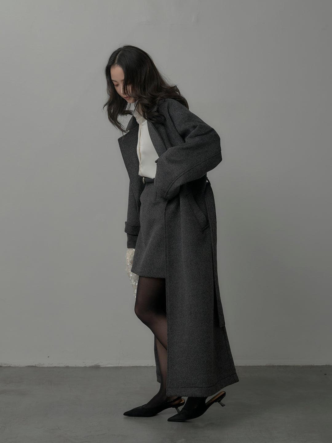 【SET】【Essential】ソフトウールリバートレンチコート+ケープ付きオーバーサテンシャツ+【Essential】ウールタッチミニスカート(3set)