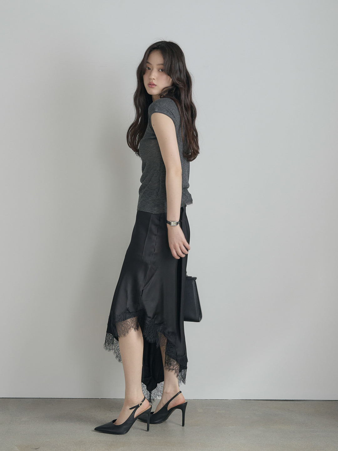 アシンメトリーレーストリムサテンスカート