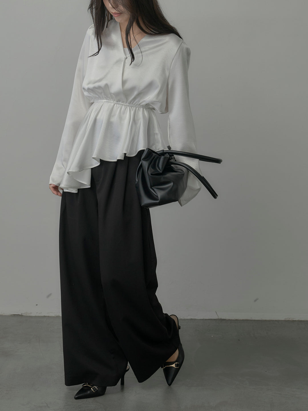 【SET】Vネックアシメサテンブラウス+【Essential】３タックスラックス(2set)