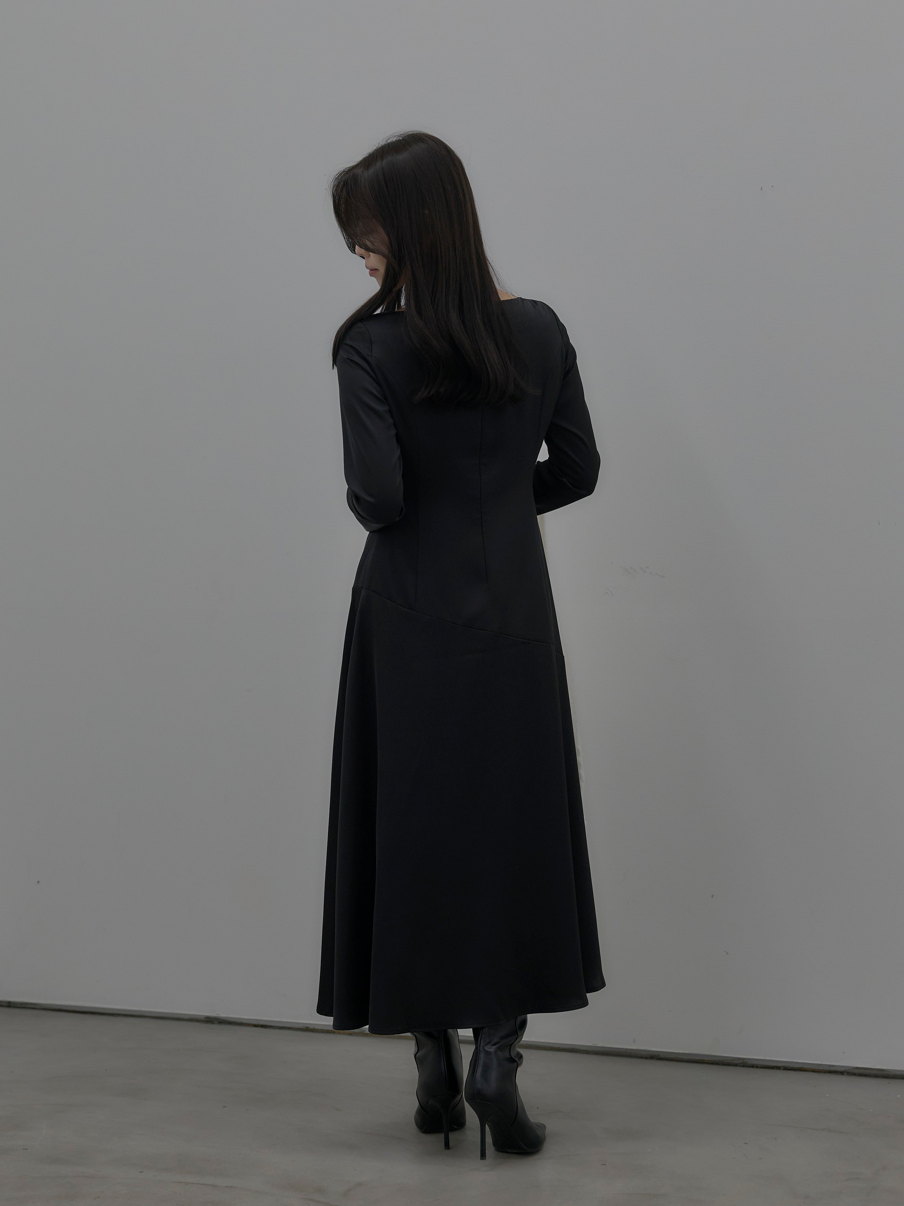 Essential】ハートネックロングスリーブサテンワンピース – nairo