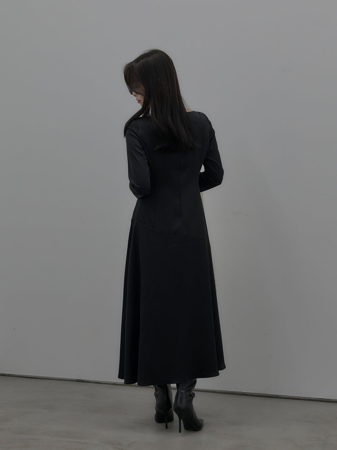 【Essential】ハートネックロングスリーブサテンワンピース