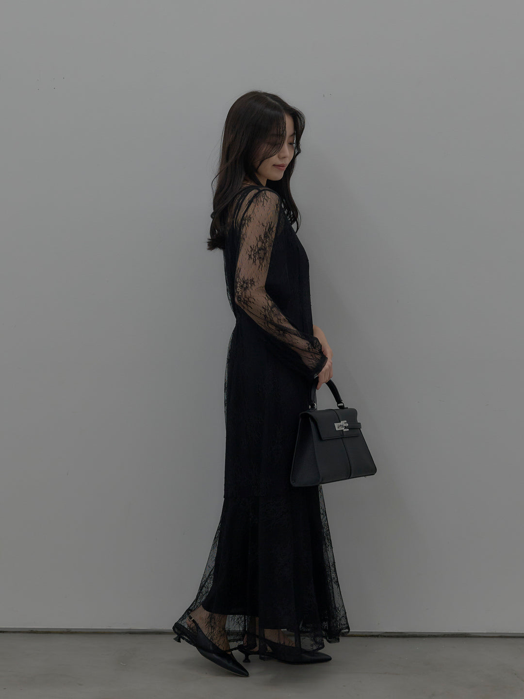 【essential】レディシルエットレースドレス