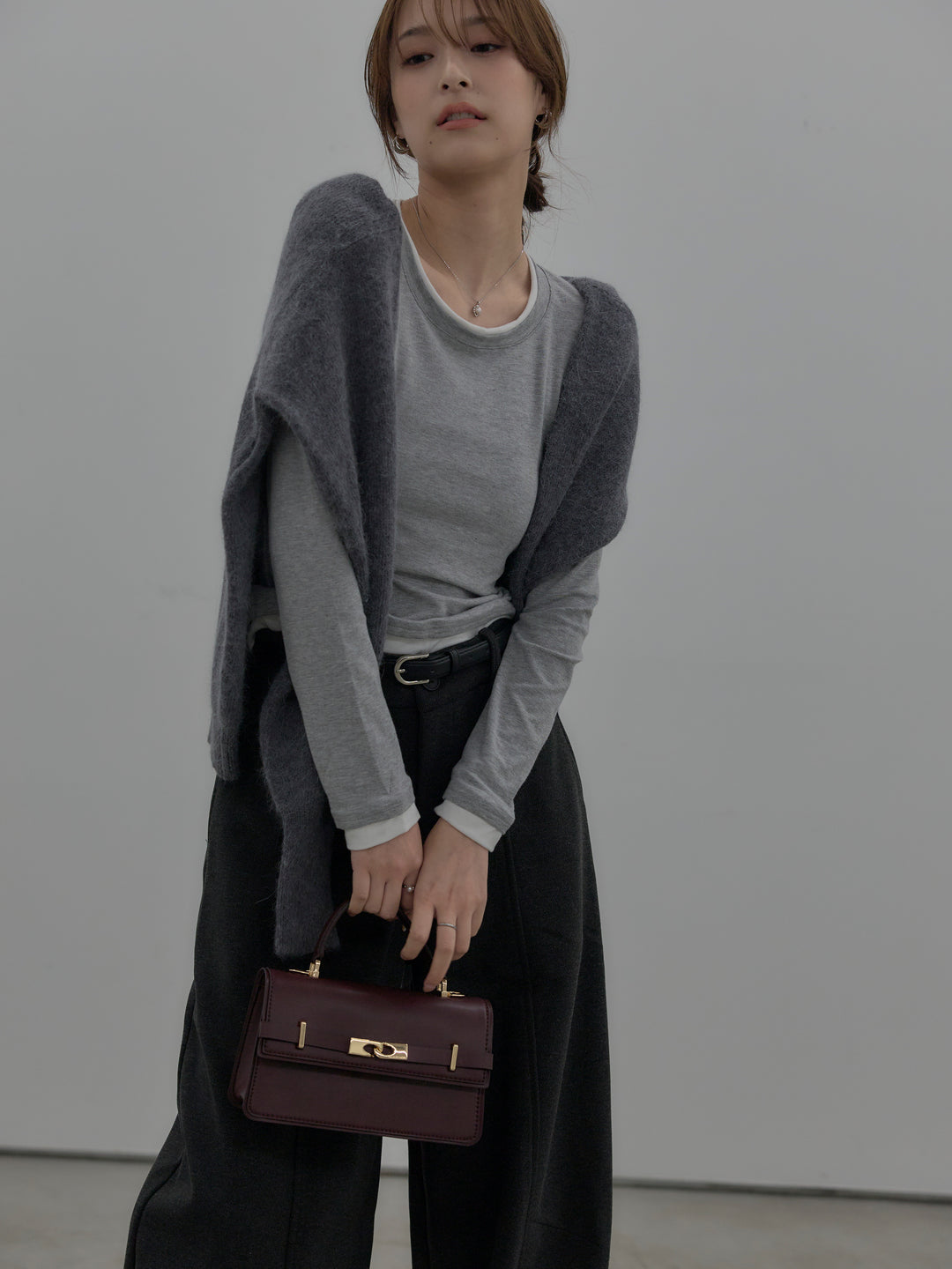 【SET】バイカラーレイヤードカットソー+カーブデザインスウェットライクパンツ(2set)