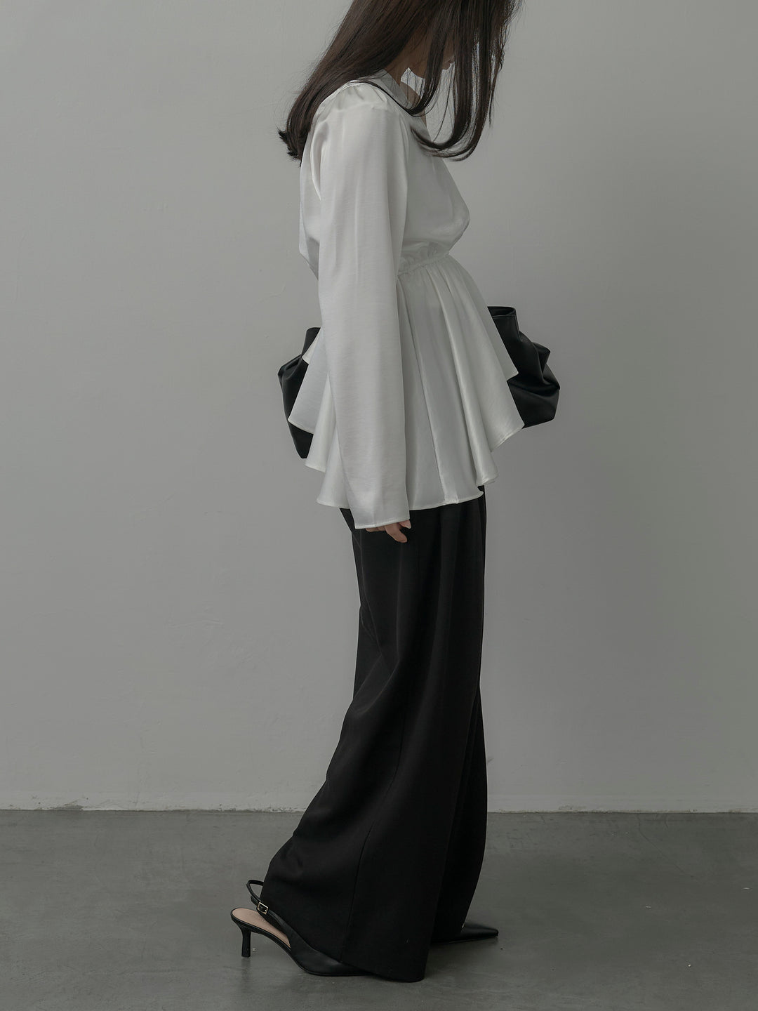 【SET】Vネックアシメサテンブラウス+【Essential】３タックスラックス(2set)