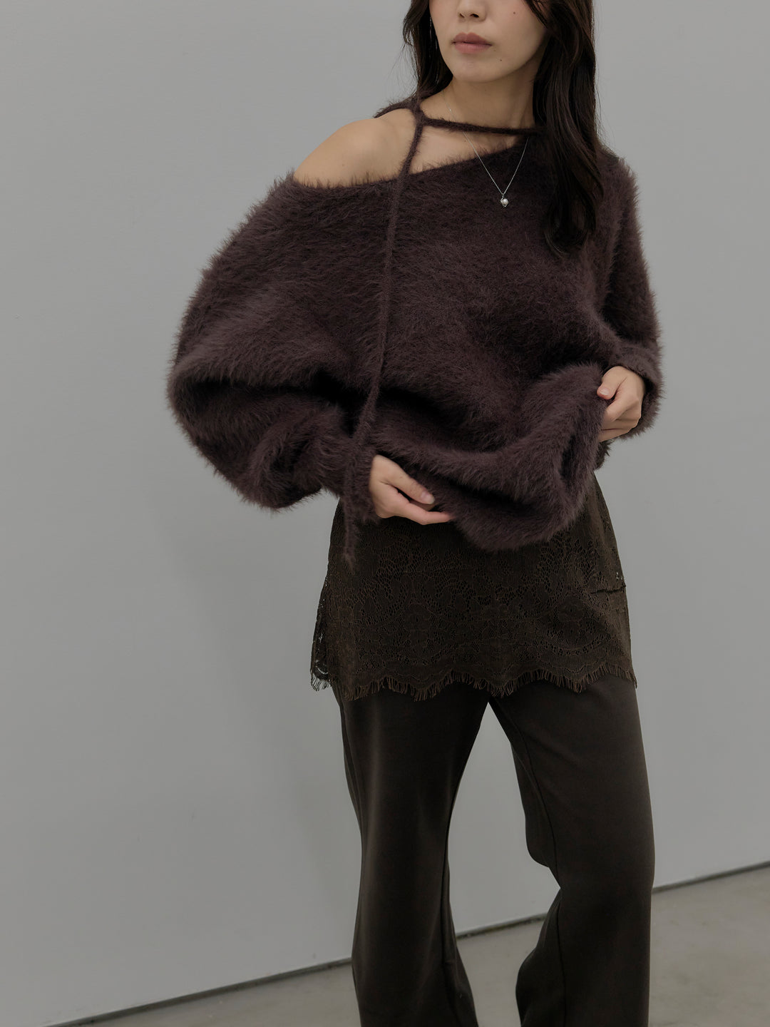 ネックリボンワンショルダーシャギーニット