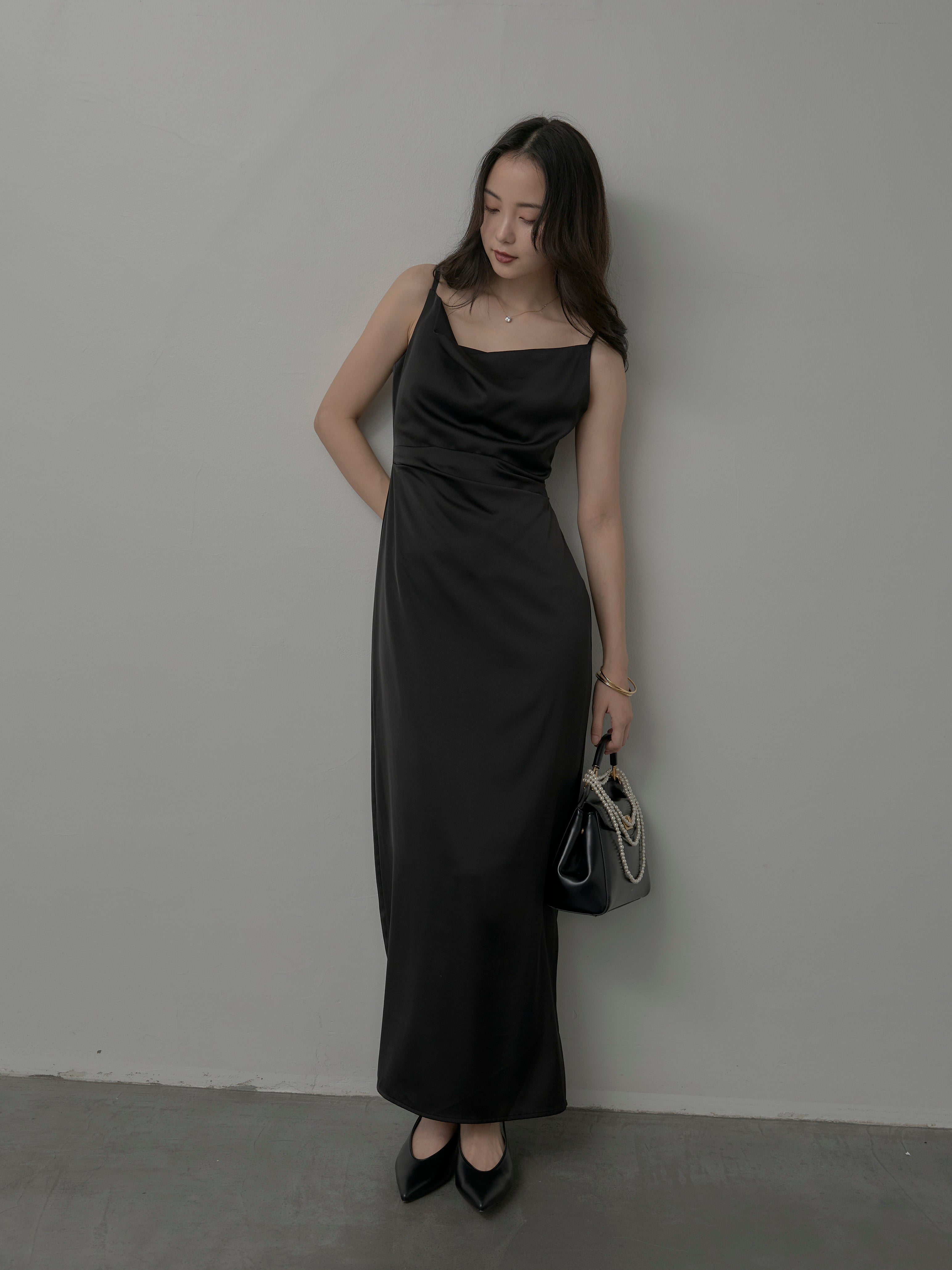 nairo 【Essential】サテンドレープキャミワンピ Essential】サテンドレープキャミワンピ – nairo