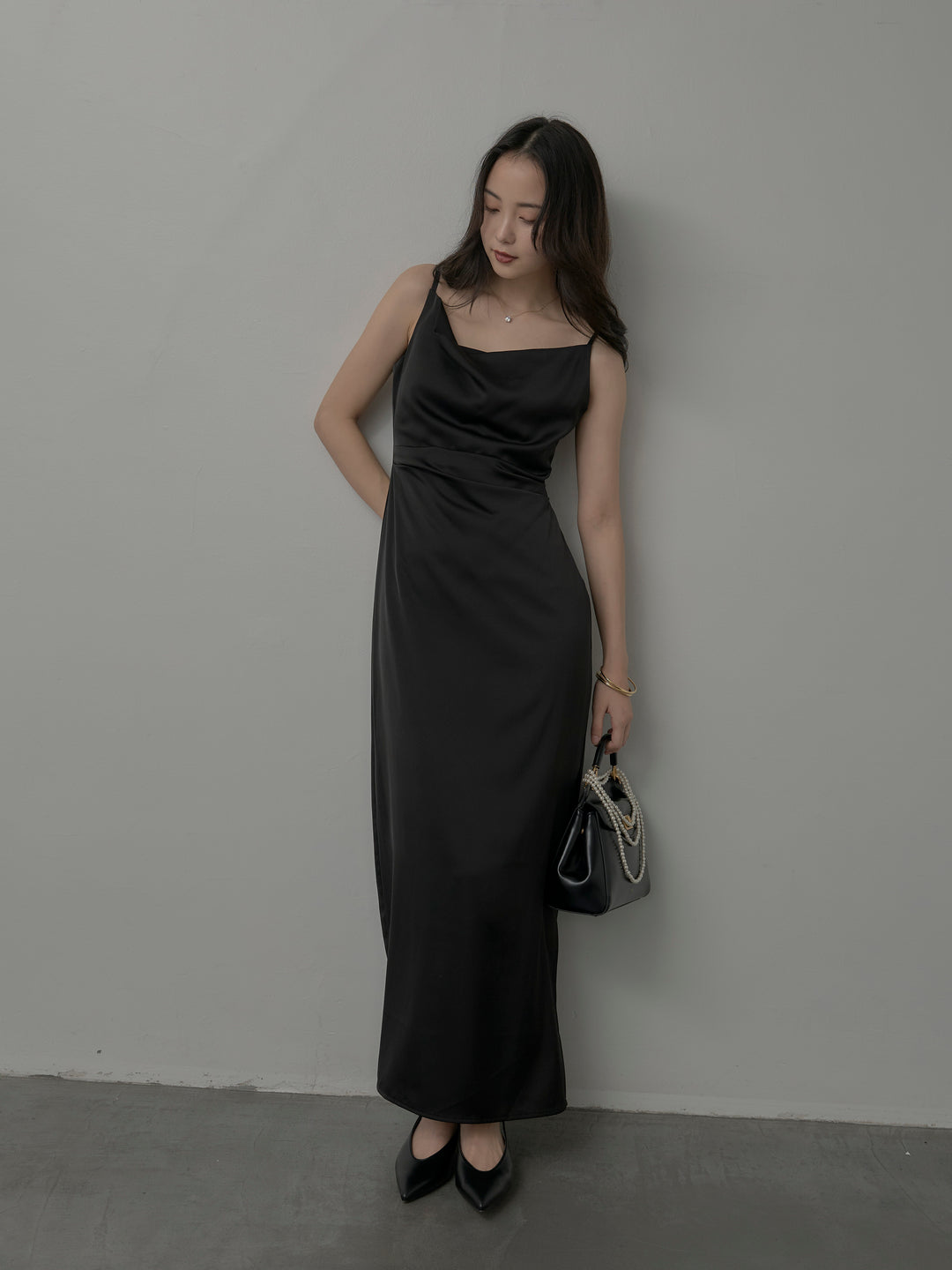 【Essential】サテンドレープキャミワンピ