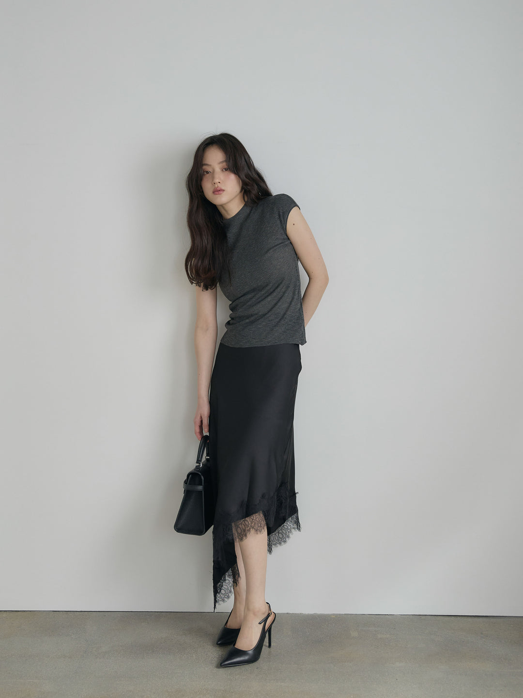 アシンメトリーレーストリムサテンスカート