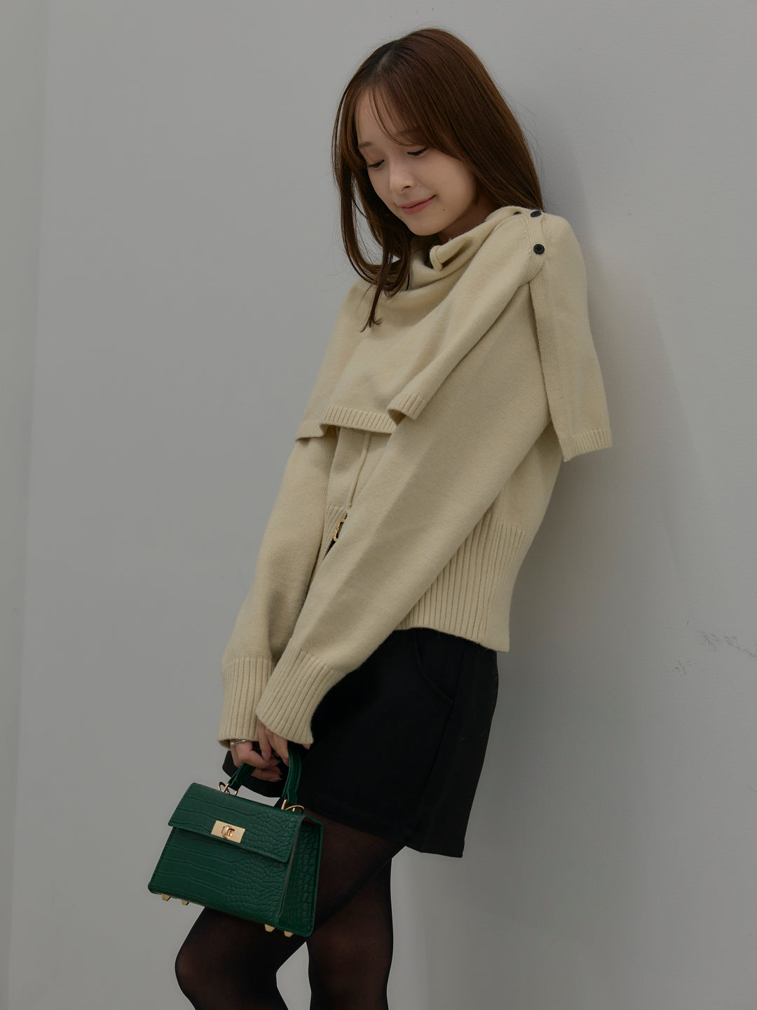 【SET】ケープ付き2WAYフロントスリットニットトップス+ウールタッチミニショートパンツ(2set)