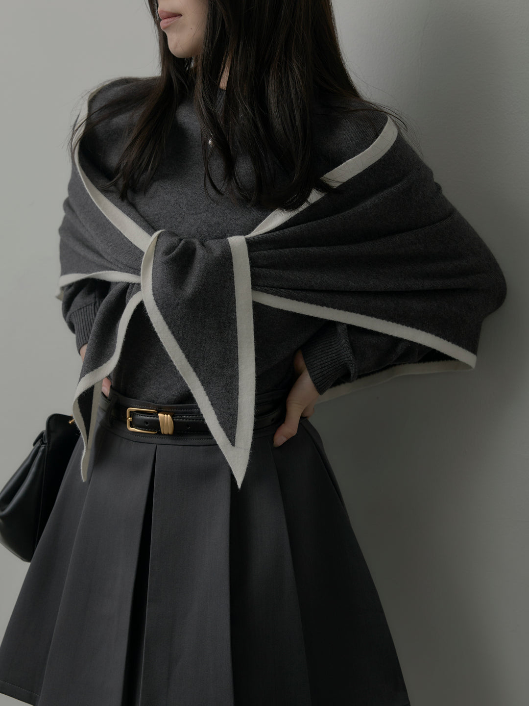 【SET】配色スカーフ付きニットトップス+ベルト付きプリーツミニスカート(2set)