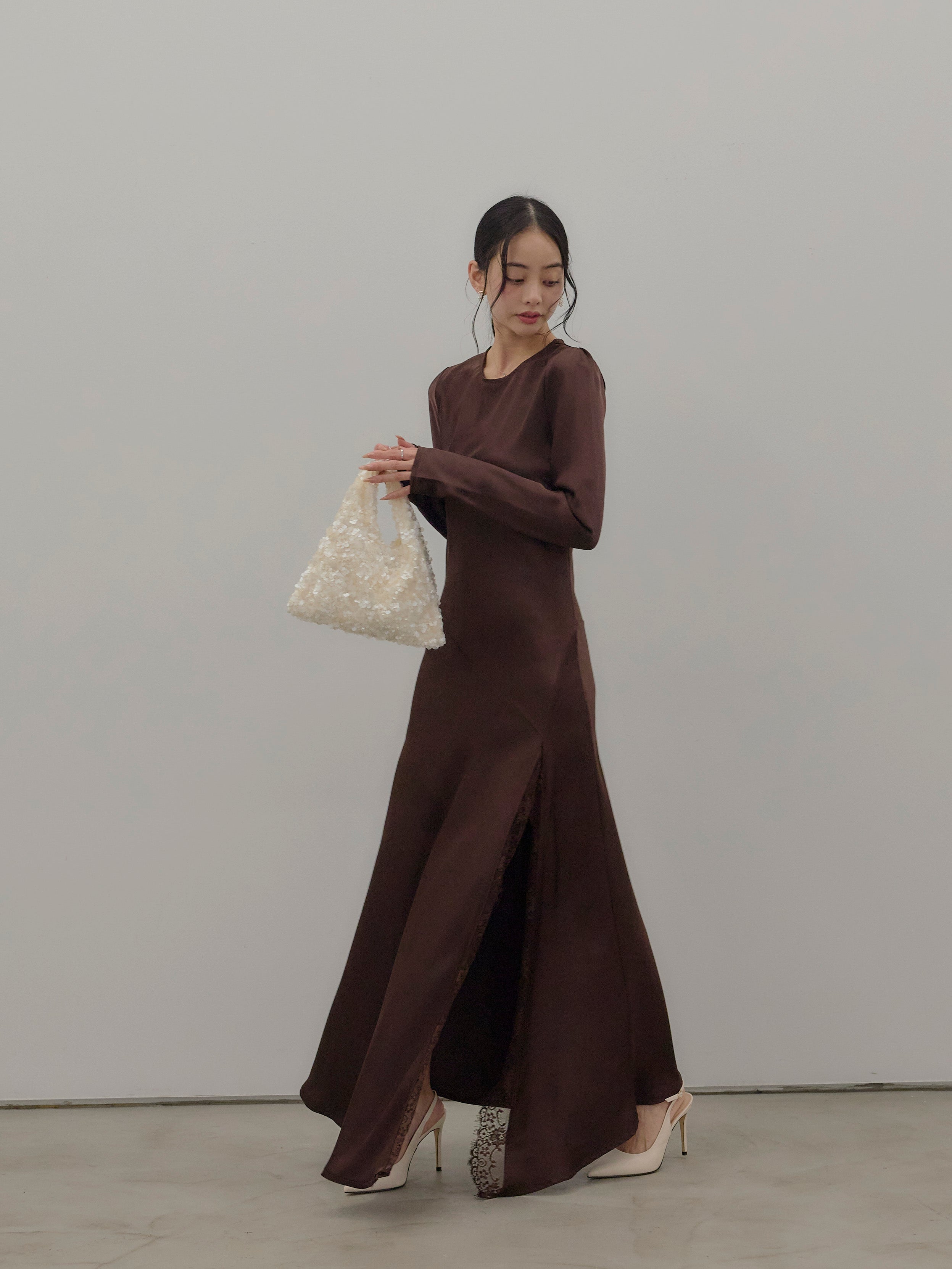 サイドスリットレースサテンロングドレス – nairo