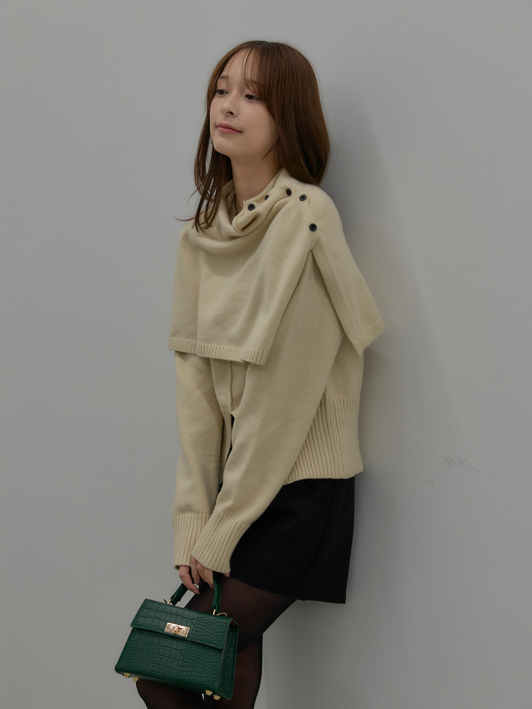 【SET】ケープ付き2WAYフロントスリットニットトップス+ウールタッチミニショートパンツ(2set)