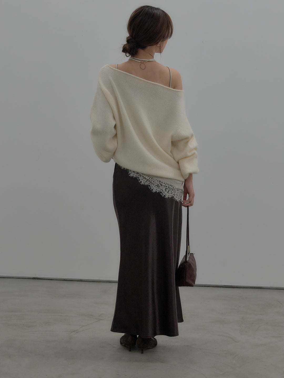 【SET】【premium touch】2wayショルダーニットプルオーバー+ナローAラインサテンスカート(2set)