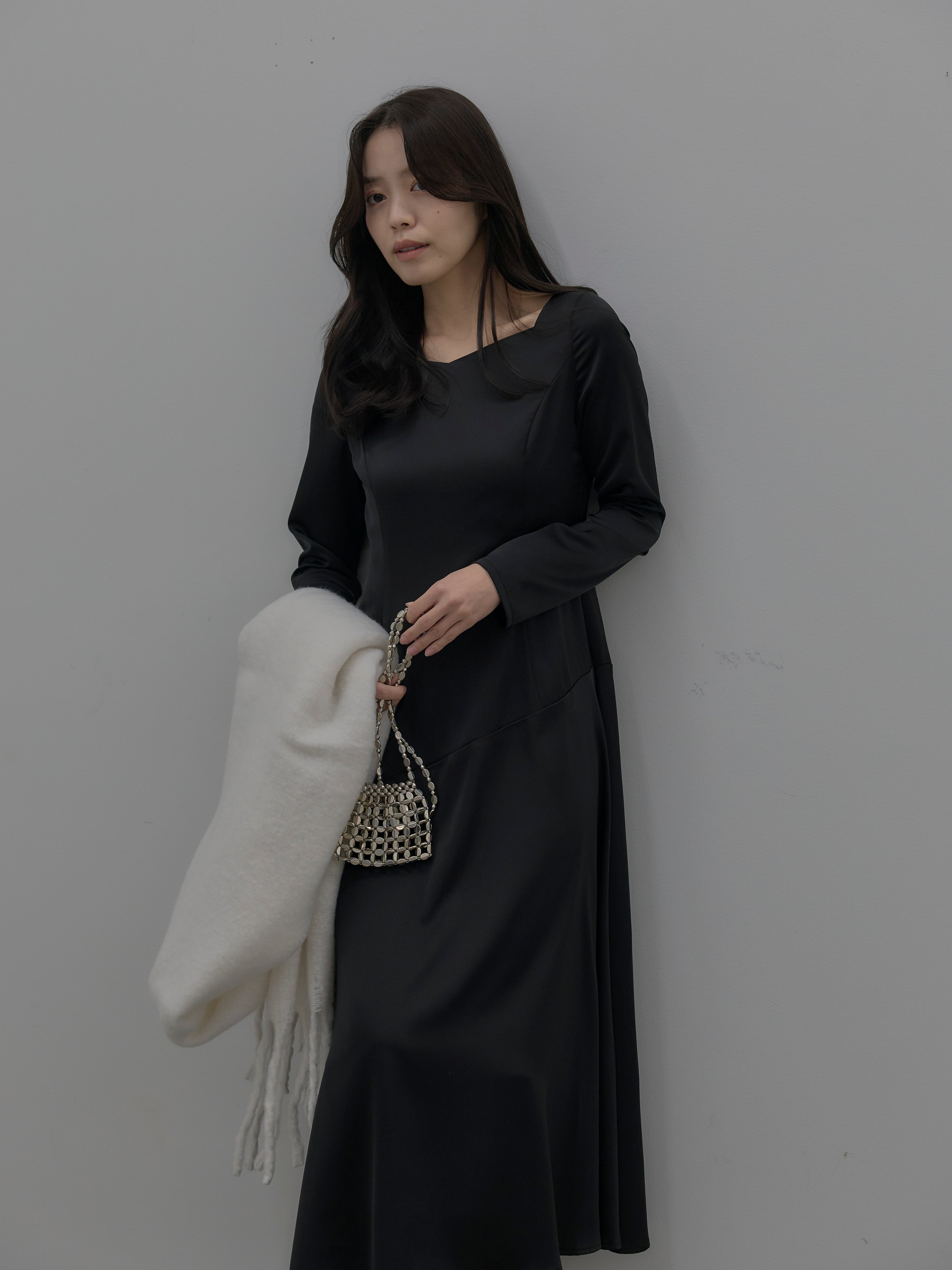 Essential】ハートネックロングスリーブサテンワンピース – nairo