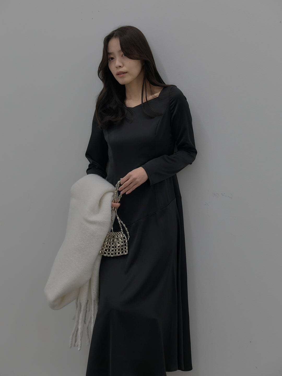 【Essential】ハートネックロングスリーブサテンワンピース