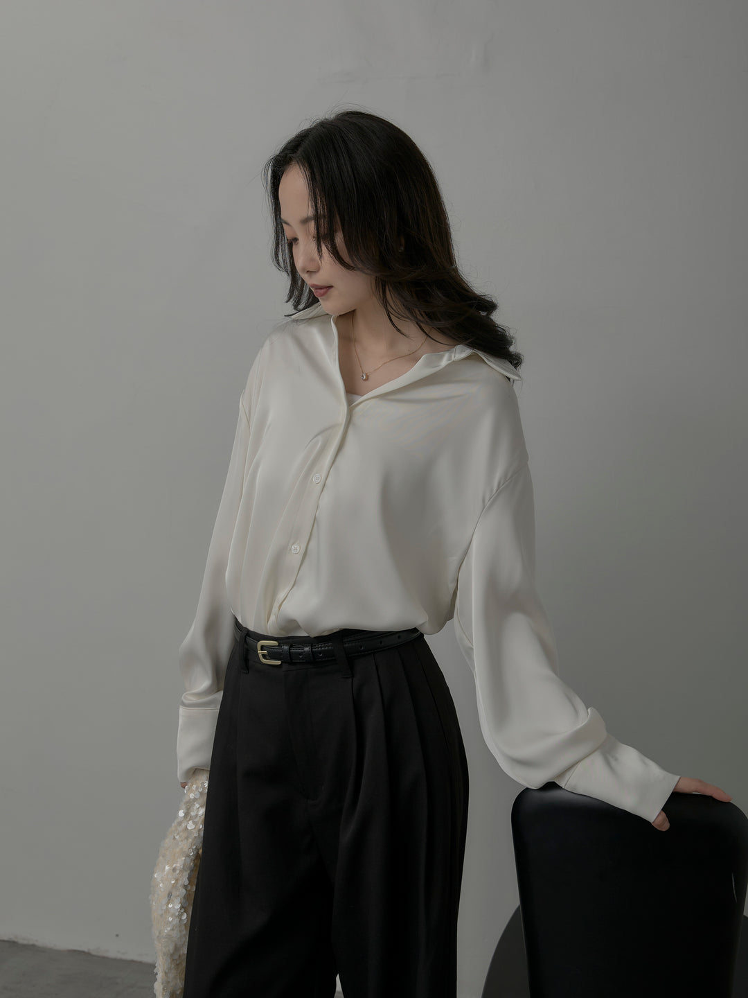 【SET】ケープ付きオーバーサテンシャツ+【Essential】３タックスラックス(2set)