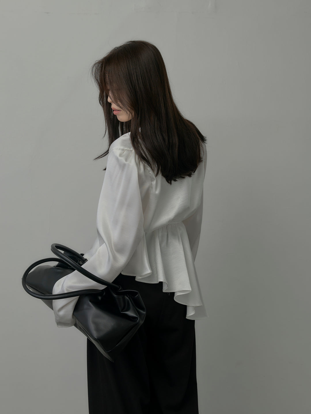 【SET】Vネックアシメサテンブラウス+【Essential】３タックスラックス(2set)