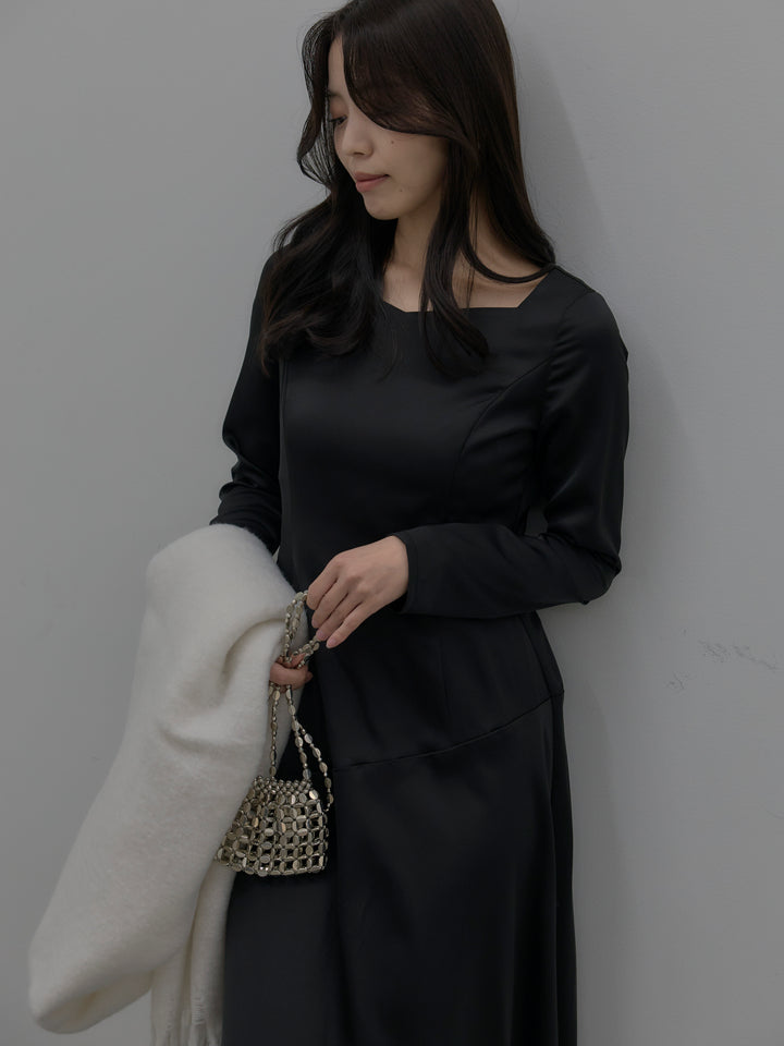 【Essential】ハートネックロングスリーブサテンワンピース