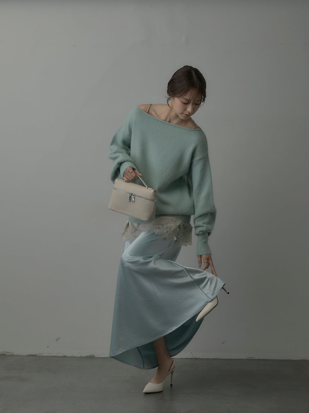 【SET】【premium touch】2wayショルダーニットプルオーバー+レースサテンキャミソール+ナローAラインサテンスカート(3set)