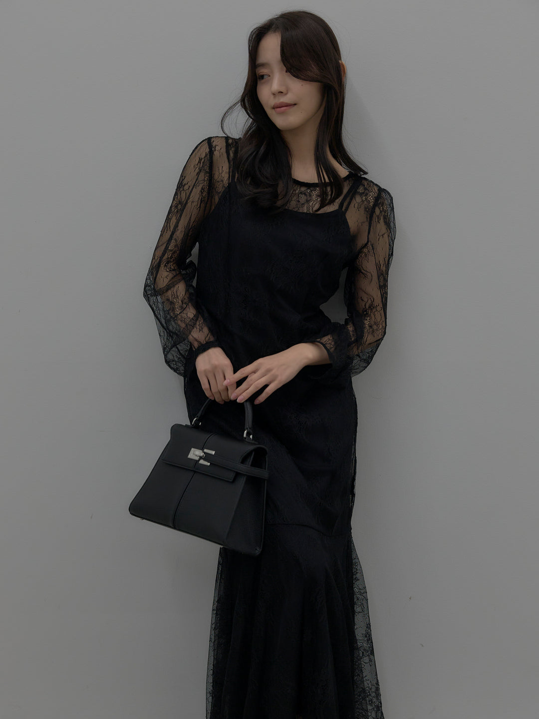 【essential】レディシルエットレースドレス