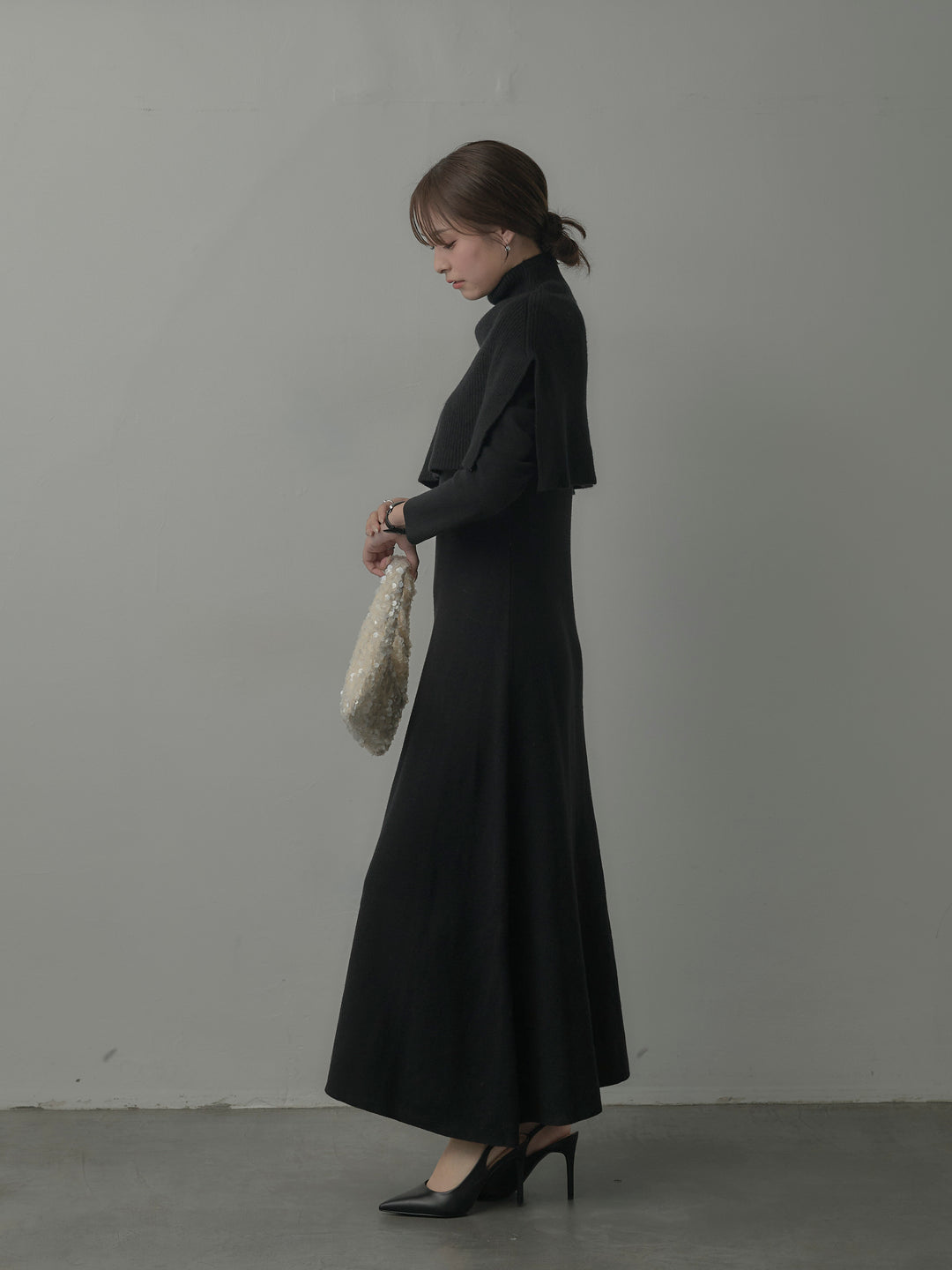 ケープ付きリブニットロングワンピース