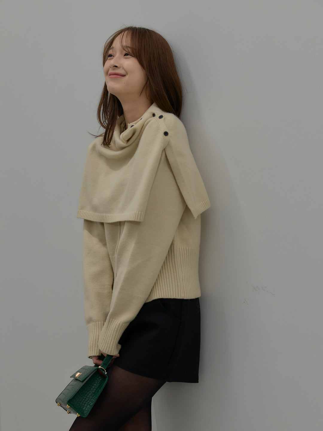 【SET】ケープ付き2WAYフロントスリットニットトップス+ウールタッチミニショートパンツ(2set)