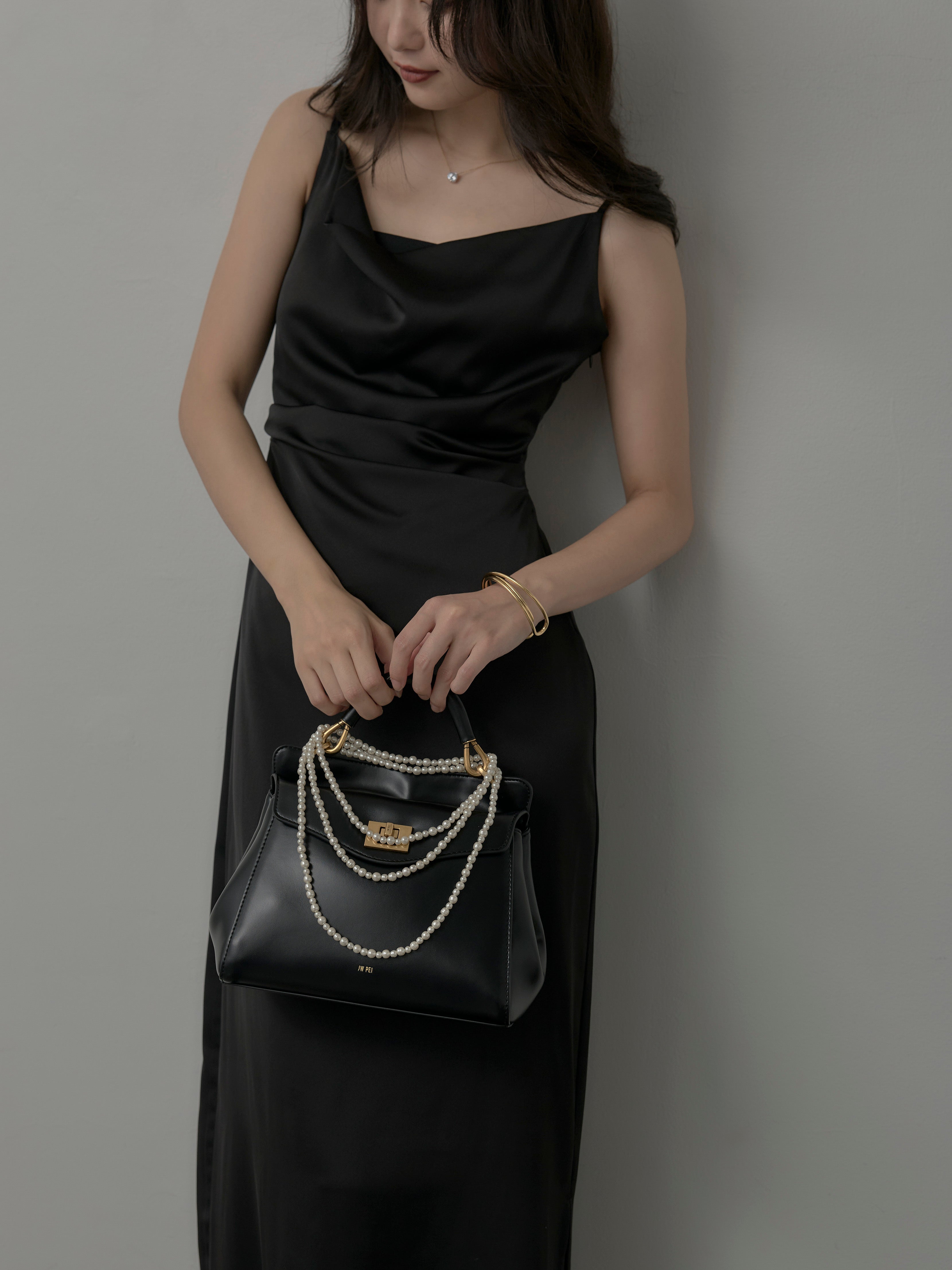 Essential】サテンドレープキャミワンピ – nairo