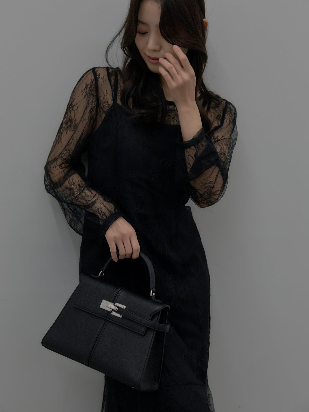 【essential】レディシルエットレースドレス