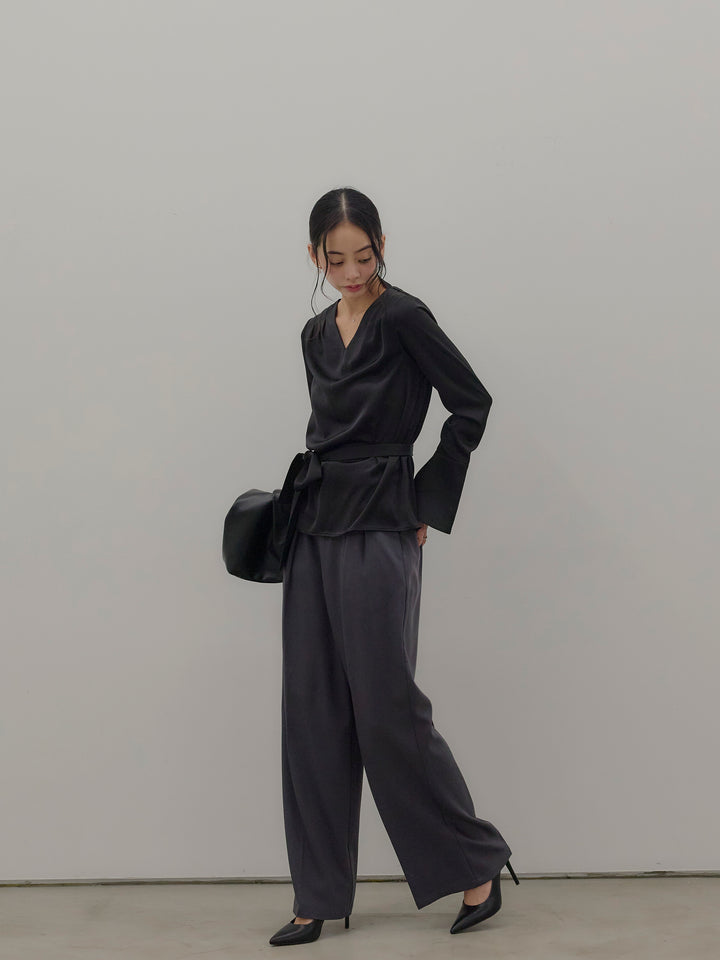 【Essential】2wayタイ付きベルスリーブサテンブラウス