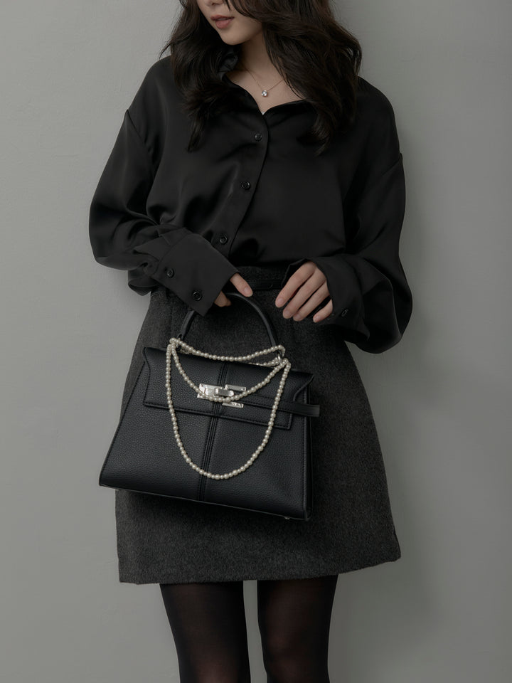 [予約]ケープ付きオーバーサテンシャツ