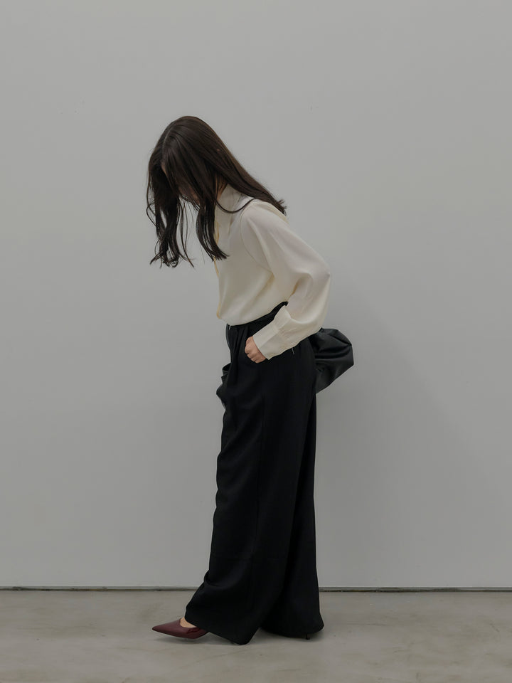 デザインタックワイドパンツ