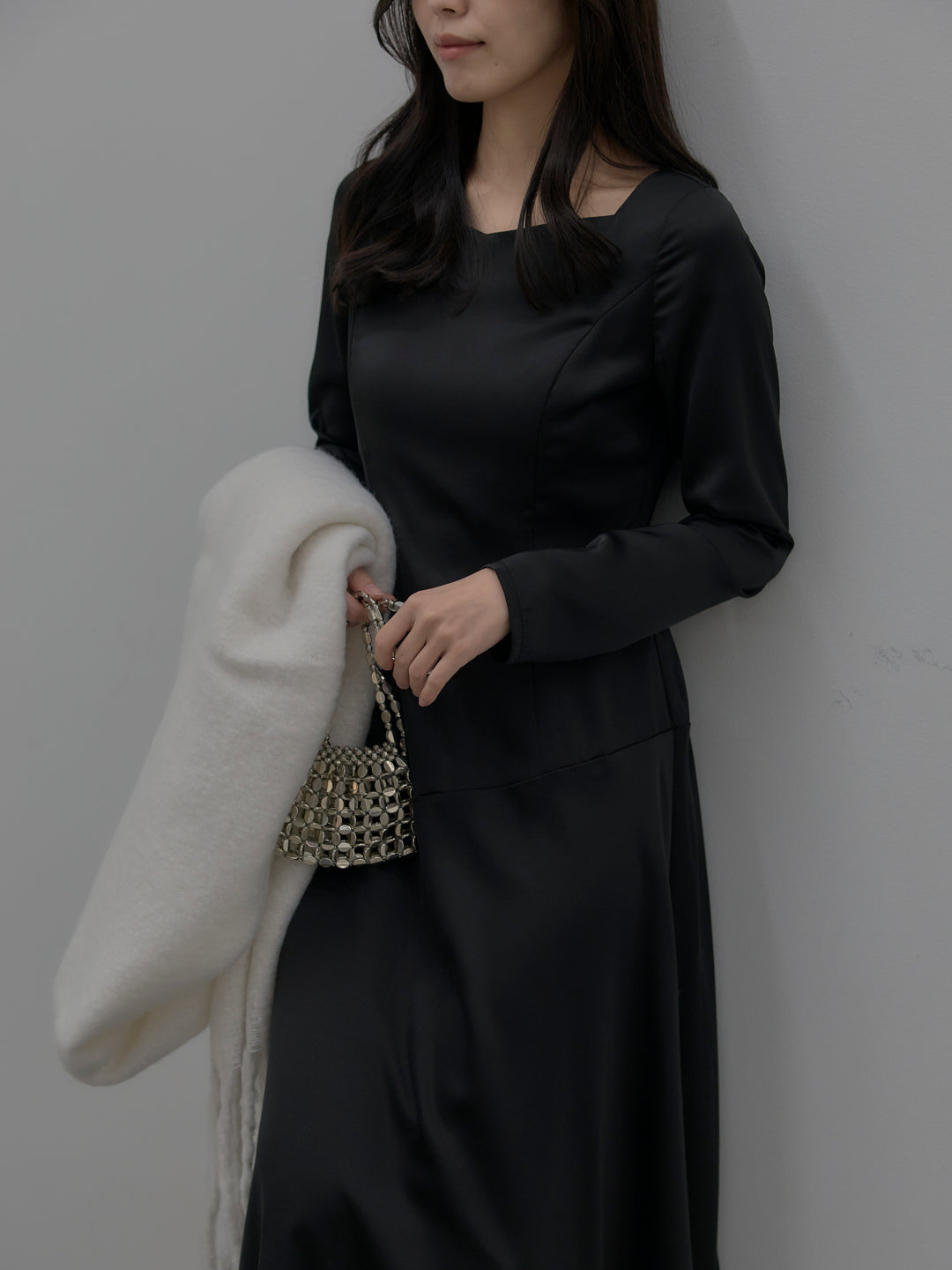 【Essential】ハートネックロングスリーブサテンワンピース